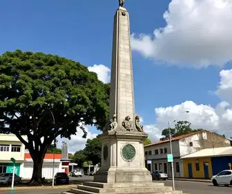 Descubra o Monumento Farra da Bodega em Campina Grande - PB